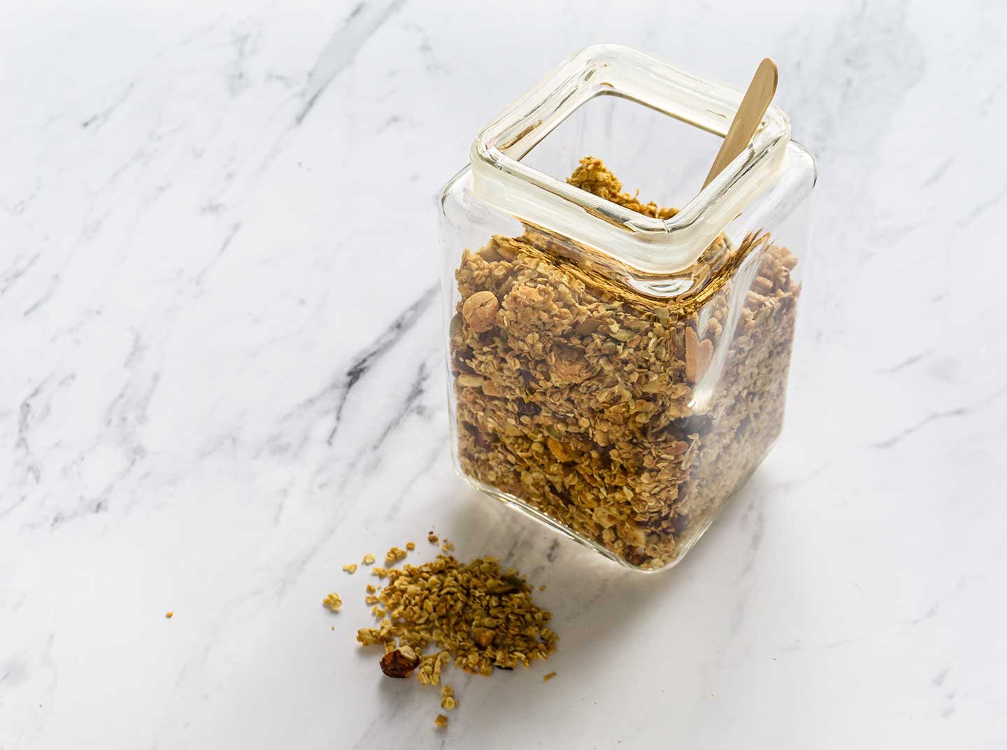 Granola2 1 Herkullinen granola, jogurttia ja marjoja