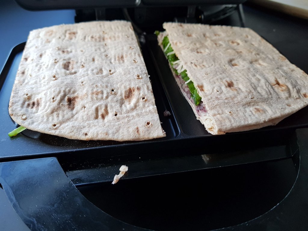 Mustapapu pinatti quesadillat2 Mustapapu pinatti quesadillat2