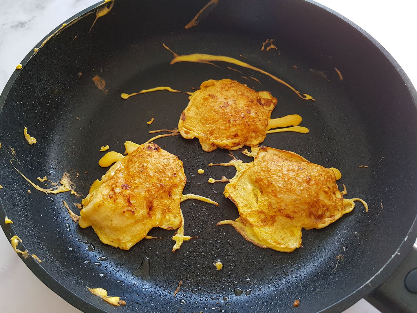 Porkkana munakaspihvit Aamiaisen porkkana-munakaspihvit
